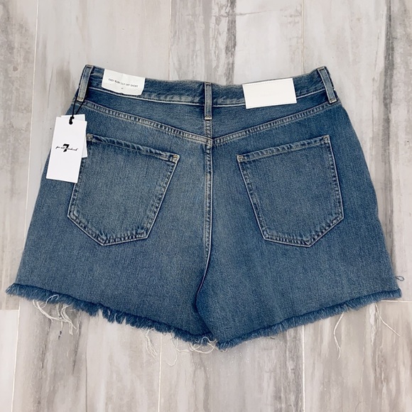 7 For All Mankind Easy Ruby Cut Off Short, 32x3, 15’ Length, NWT, $119 MSRP - Picture 6 of 13